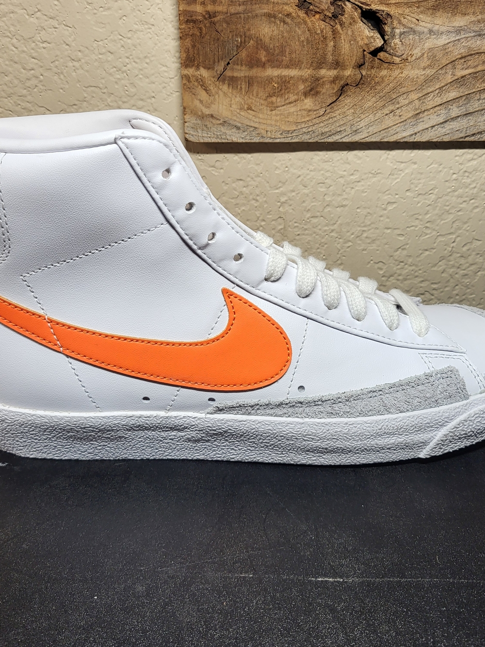 *NEW* Nike Blazer Mid 77 Pro Club Remastered White/Safety Orange Men’s Size 8.5